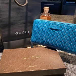 Brand New Gucci Zip Around Wallet